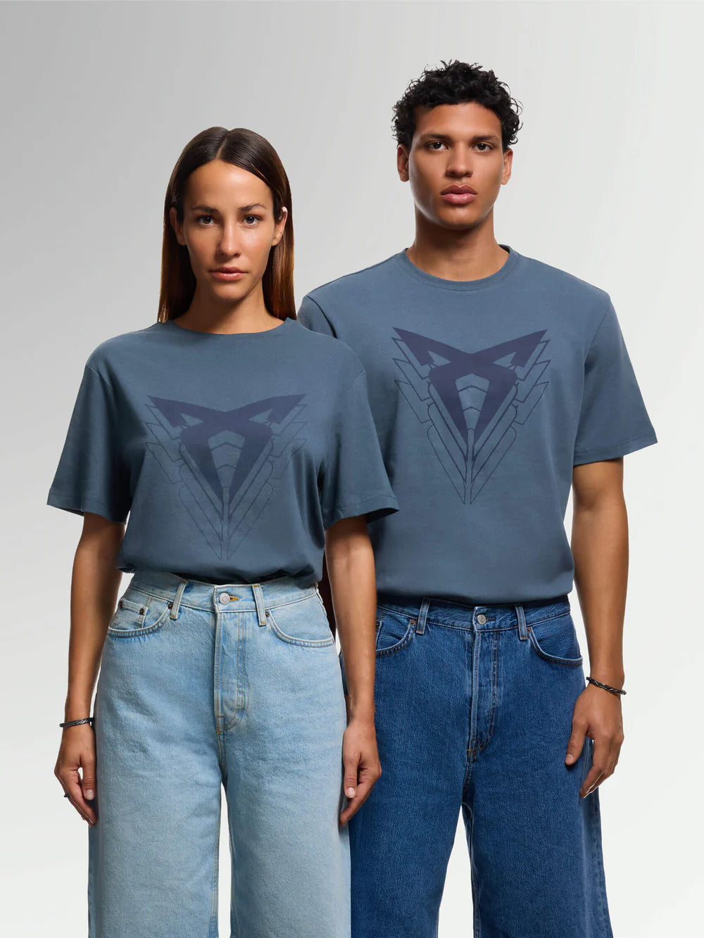 Big Logo T-Shirt - M - Grey